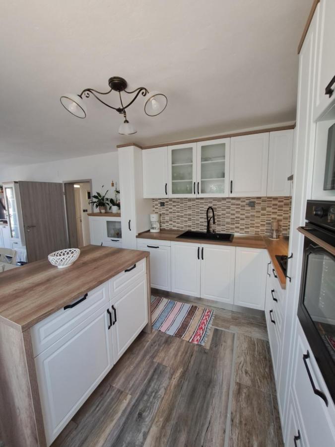 Apartman Prosperino Vis Exterior foto