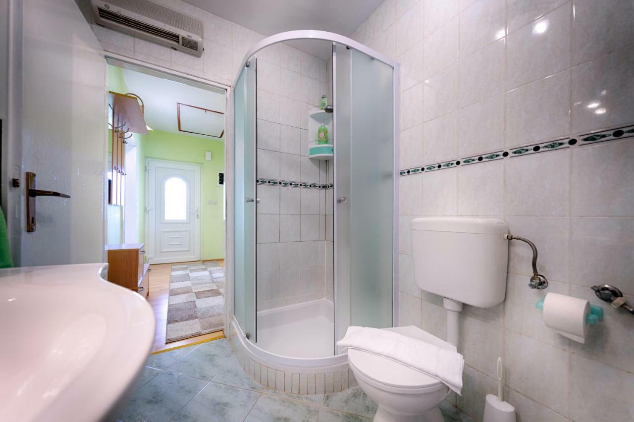 Apartman Prosperino Vis Exterior foto