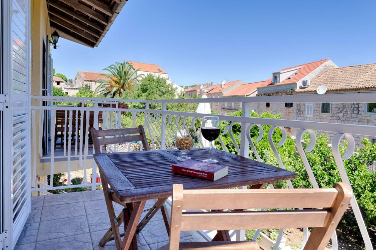 Apartman Prosperino Vis Exterior foto